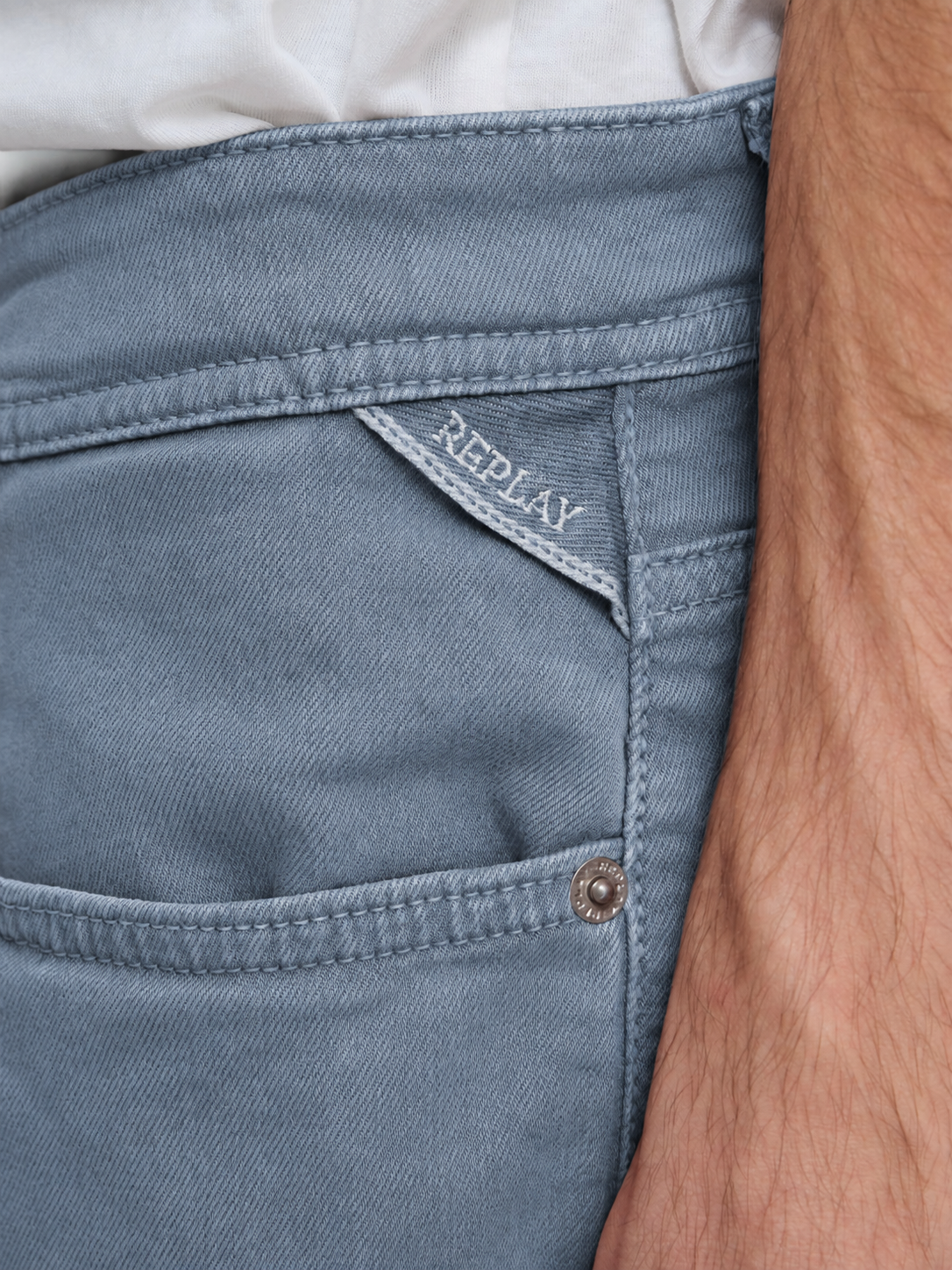 9.5 OZ STRETCH BULL DENIM TAPERED-FIT SHORTS | PEWTER BLUE MA981Y 8488790-211