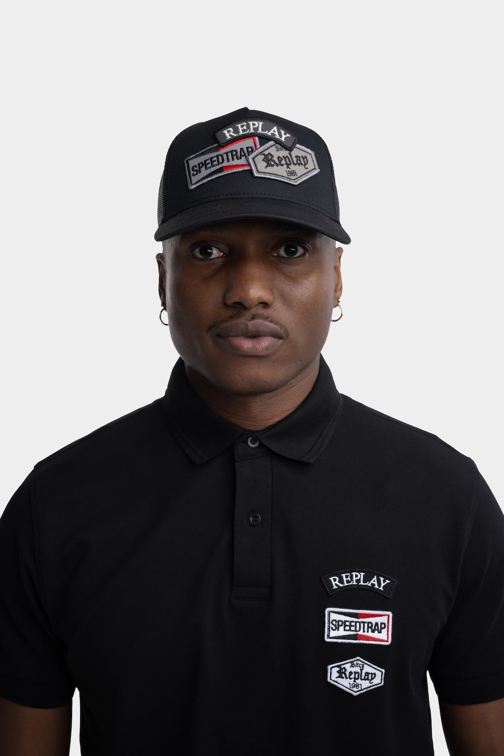 CAP WITH BADGES | BLACK_ AM4448 A0406-0098