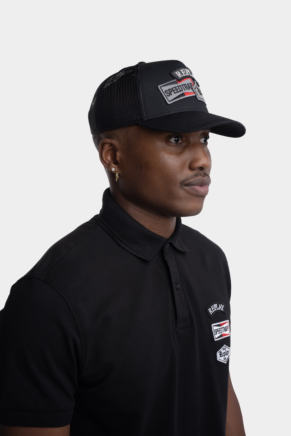 CAP WITH BADGES | BLACK_ AM4448 A0406-0098