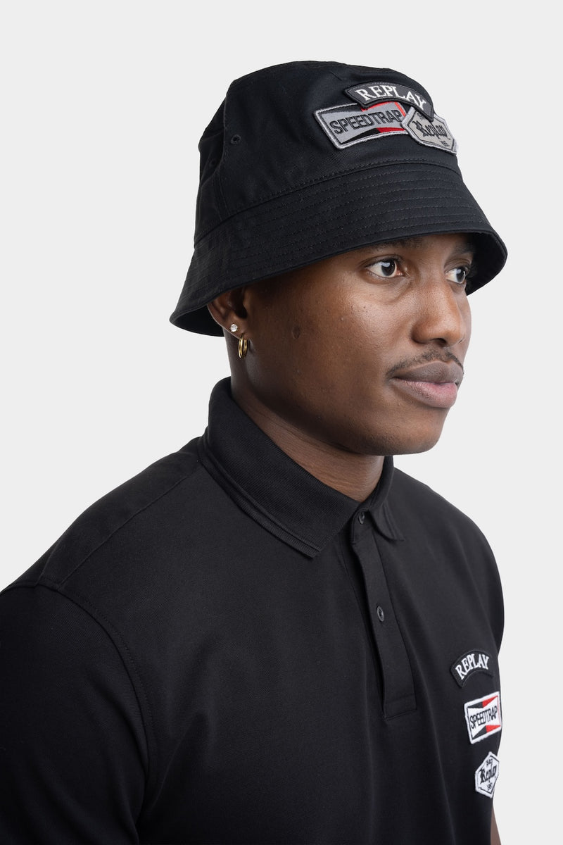 BUCKET HAT WITH BADGES | BLACK AM4449 A0113-0098