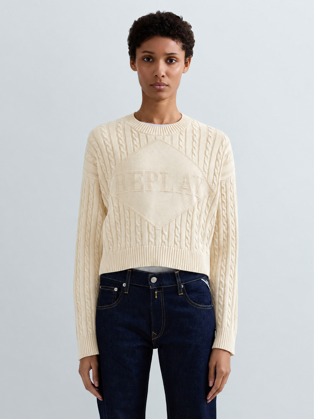 CROPPED CABLE-KNIT SWEATER WITH LOGO | DK4212 G21280G 011