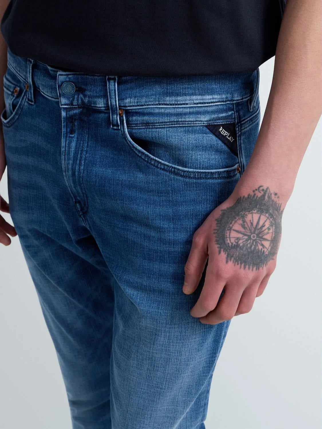 ENNYS SKINNY-FIT JEANS | MEDIUM BLUE M1051 661 16A-009