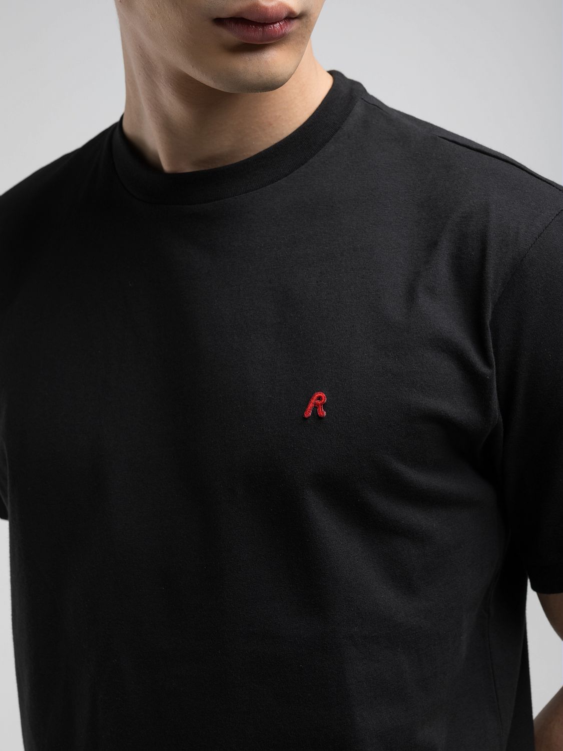 JERSEY T-SHIRT WITH R EMBROIDERY | M3015 098