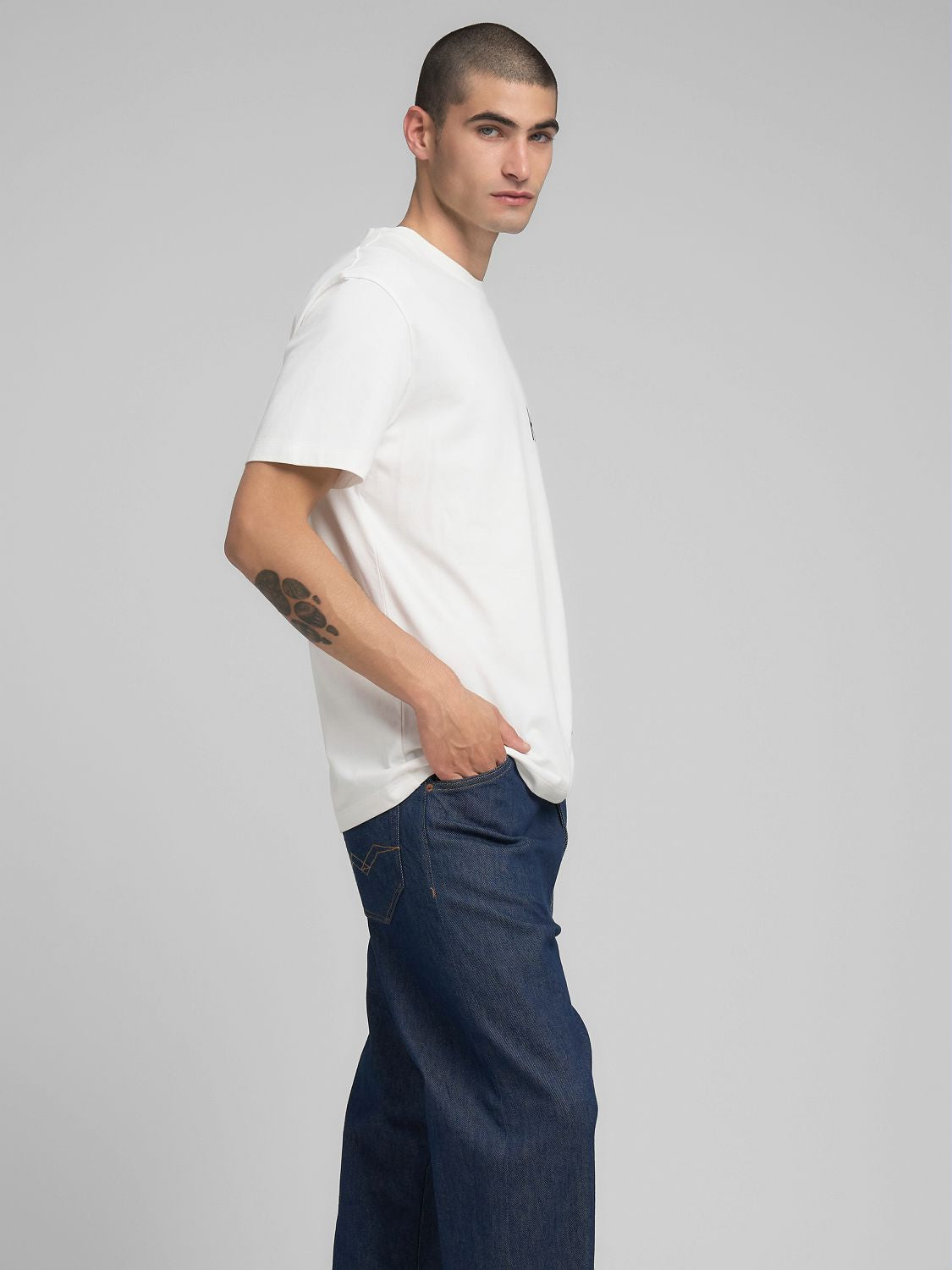 CREW-NECK T-SHIRT WITH ARCHIVAL PRINT | M3279 23608P 011
