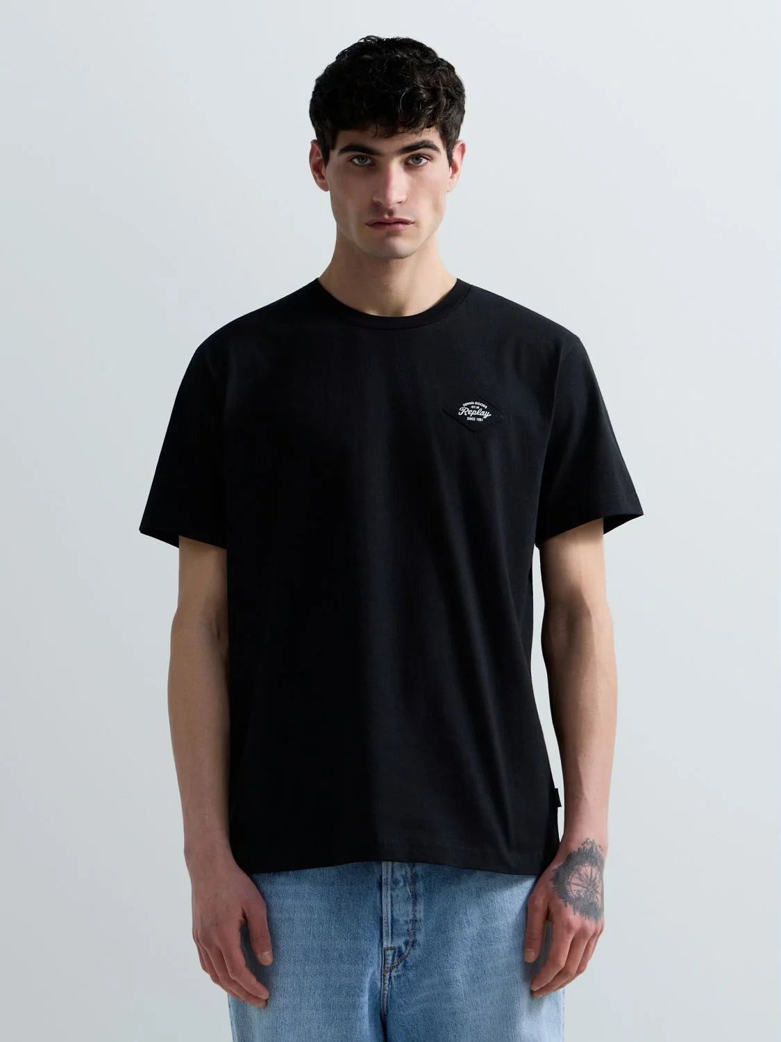ORGANIC COTTON T-SHIRT WITH PATCH | BLACK M3368 23732P-098