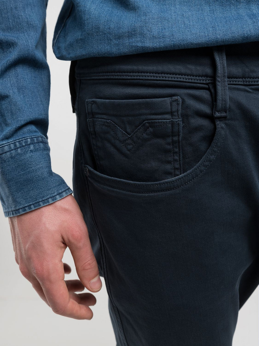 ANBASS SLIM-FIT JEANS | M914E 8366197 010 (CORE)