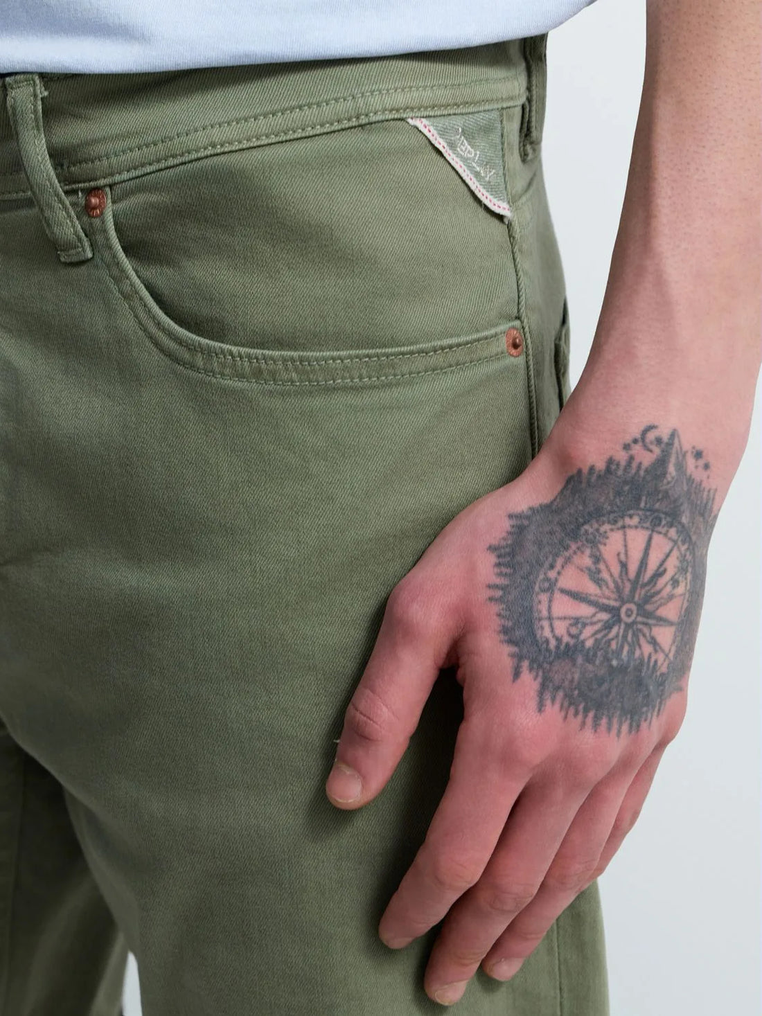 9.5 OZ STRETCH BULL DENIM TAPERED-FIT SHORTS | LIGHT MILITARY MA981Y 8488790-103