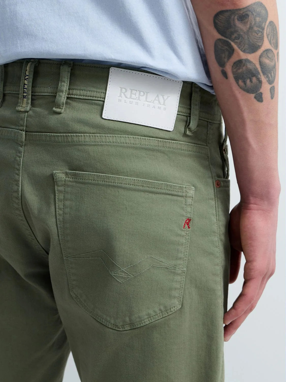 9.5 OZ STRETCH BULL DENIM TAPERED-FIT SHORTS | LIGHT MILITARY MA981Y 8488790-103