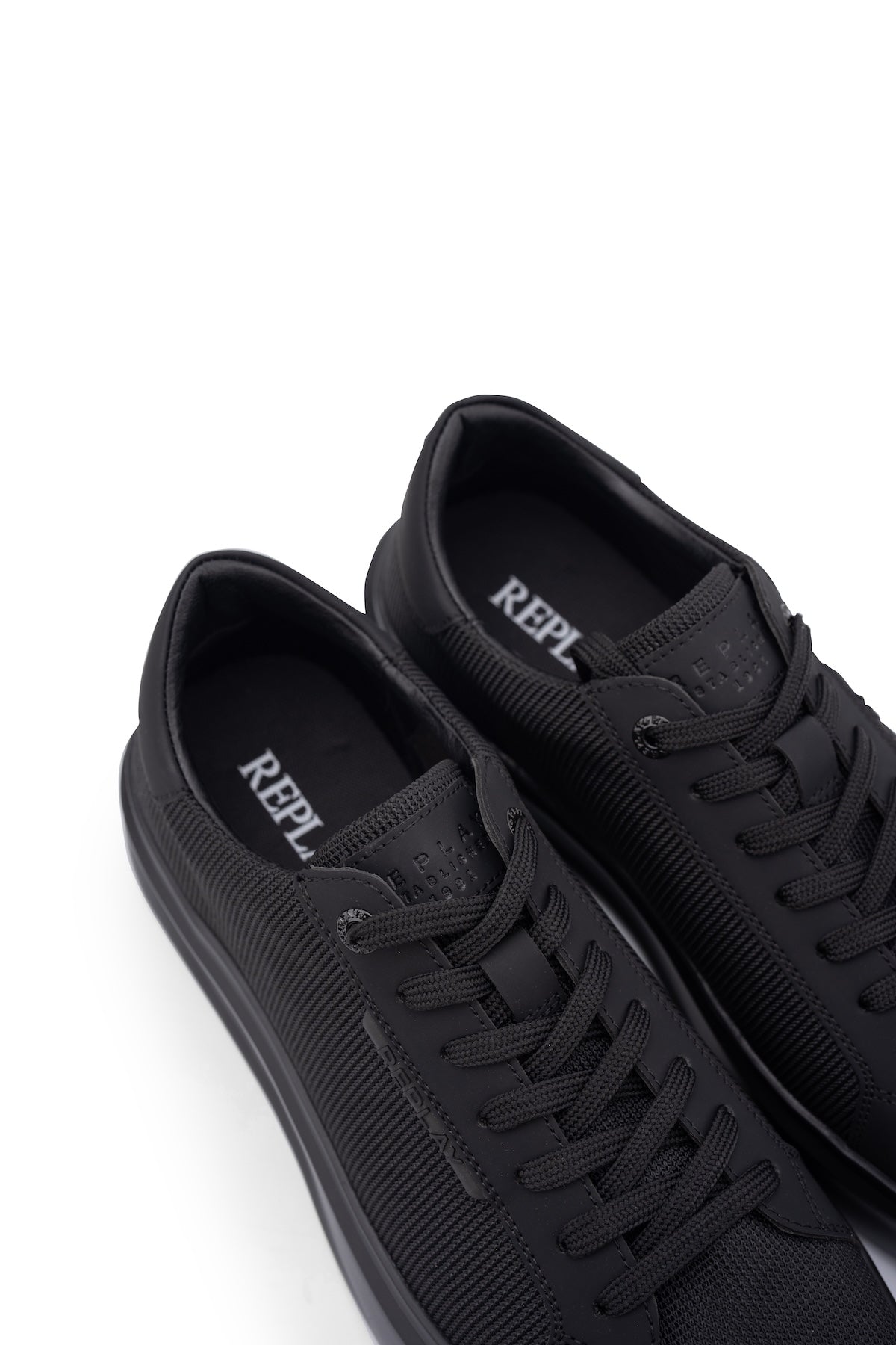 PULSAR TWO | BLACK RZ8E0002T-0003