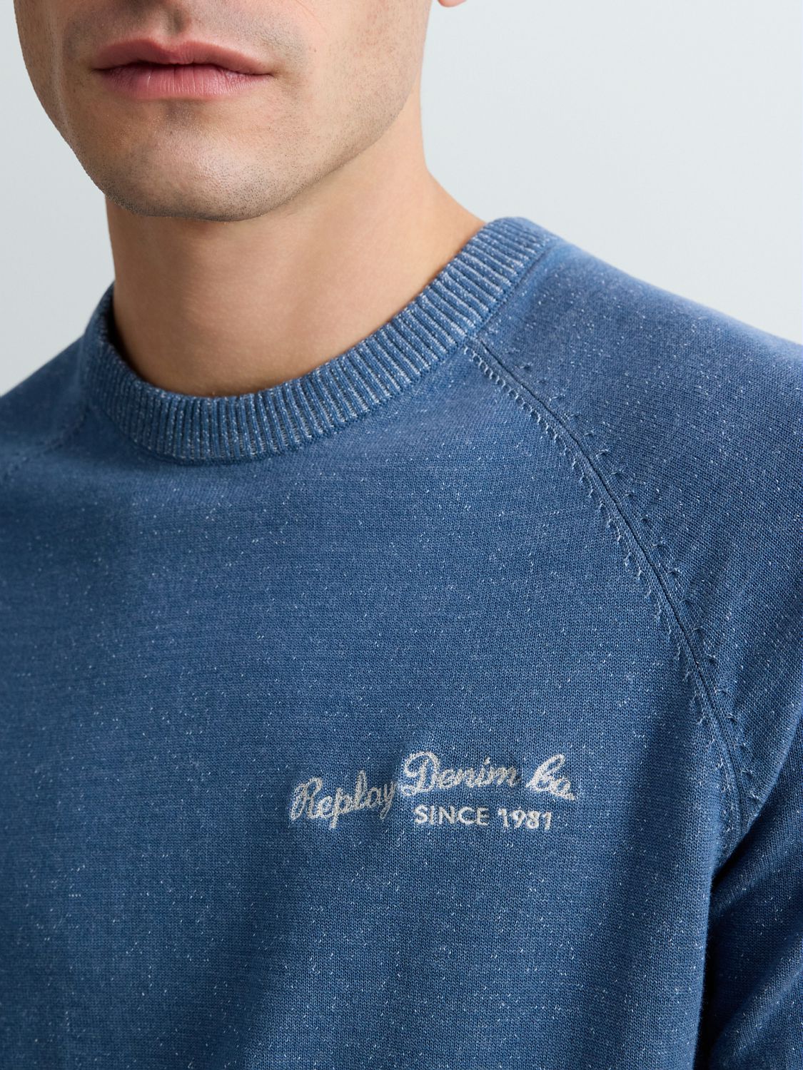 SHORT-SLEEVED KNIT T-SHIRT WITH EMBROIDERY | PETROL BLUE + WHITE UK5167 G24026-020