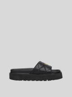 muddy quilt black sneakers
