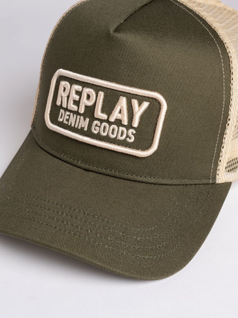 winte moss cap with logo patch