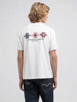 white crew neck t shirt with geometric print