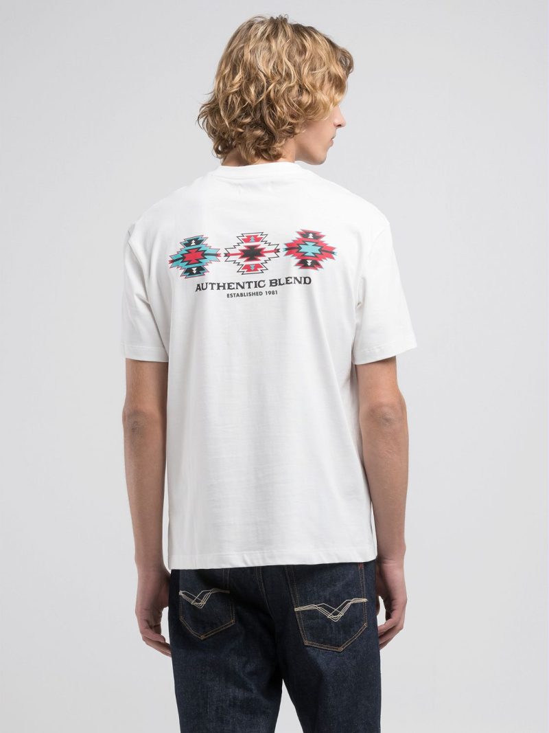 white crew neck t shirt with geometric print
