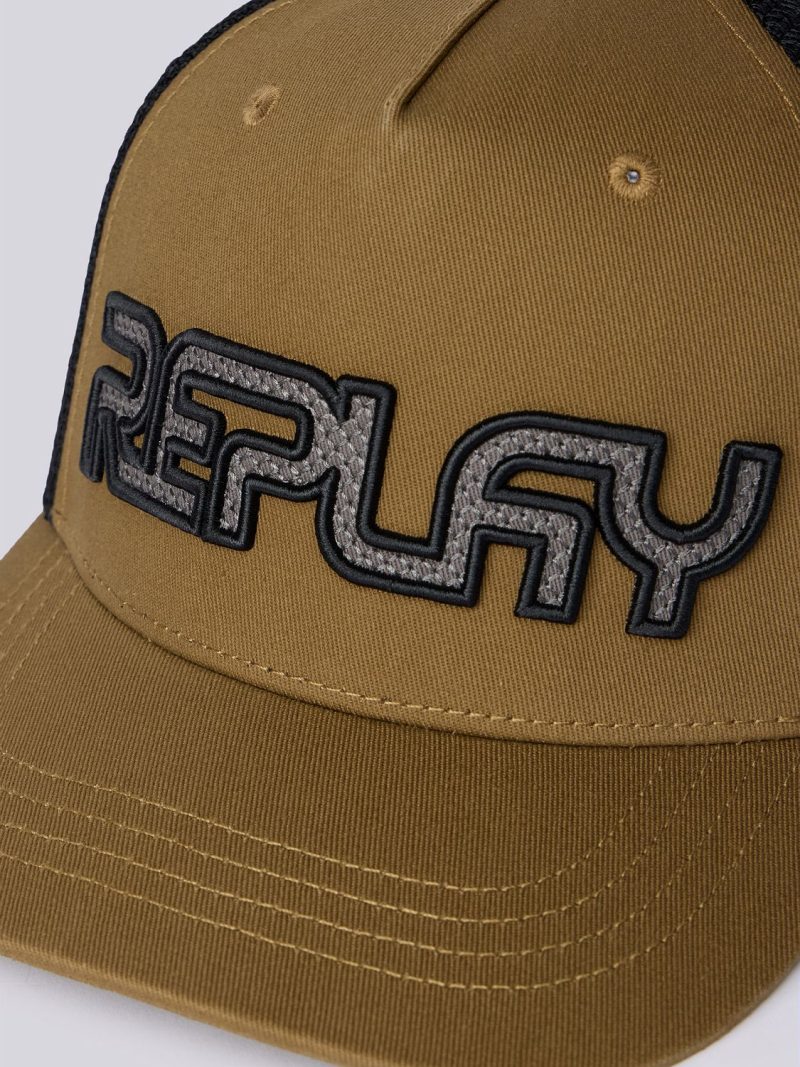 cap with maxi logo embroidery
