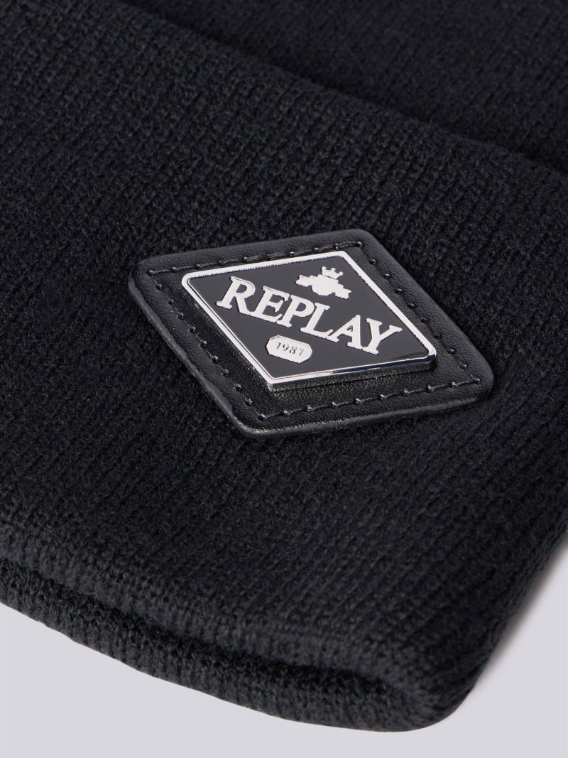 beanie with diamond logo