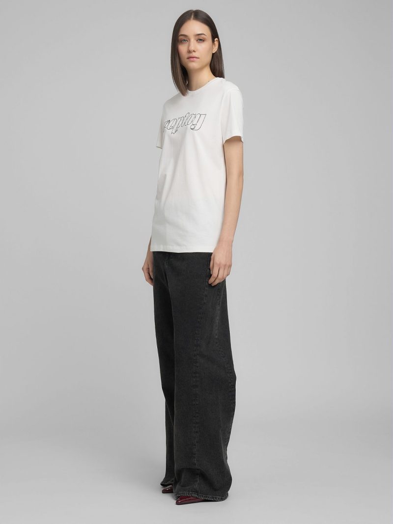 white cotton t shirt with embroidery
