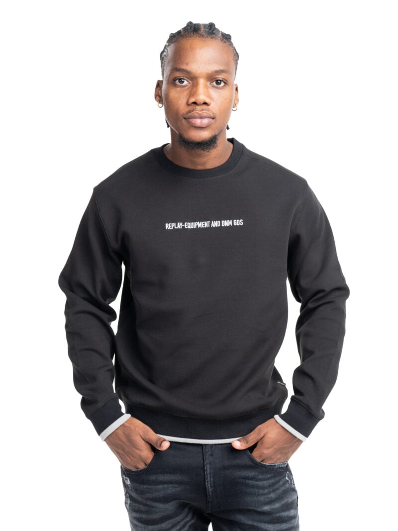 black crew neck sweatshirt with lettering embroidery