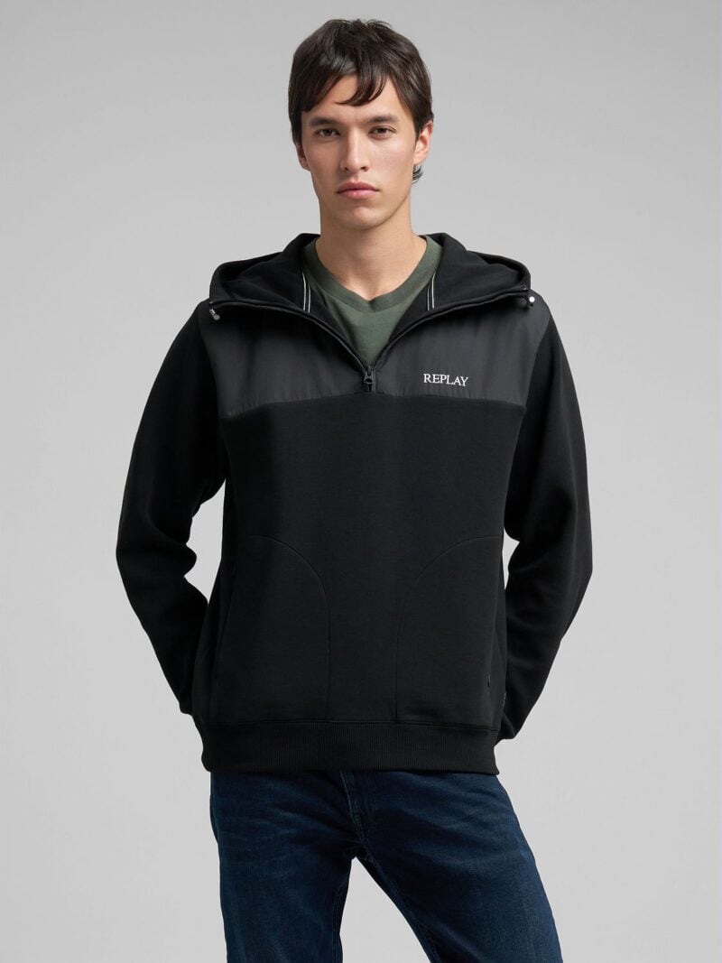 technical half zip hoodie black