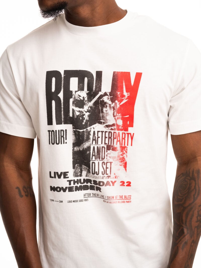 white pop badge t shirt