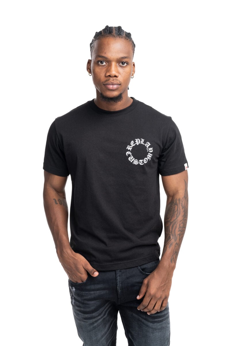 white pop badge t shirt