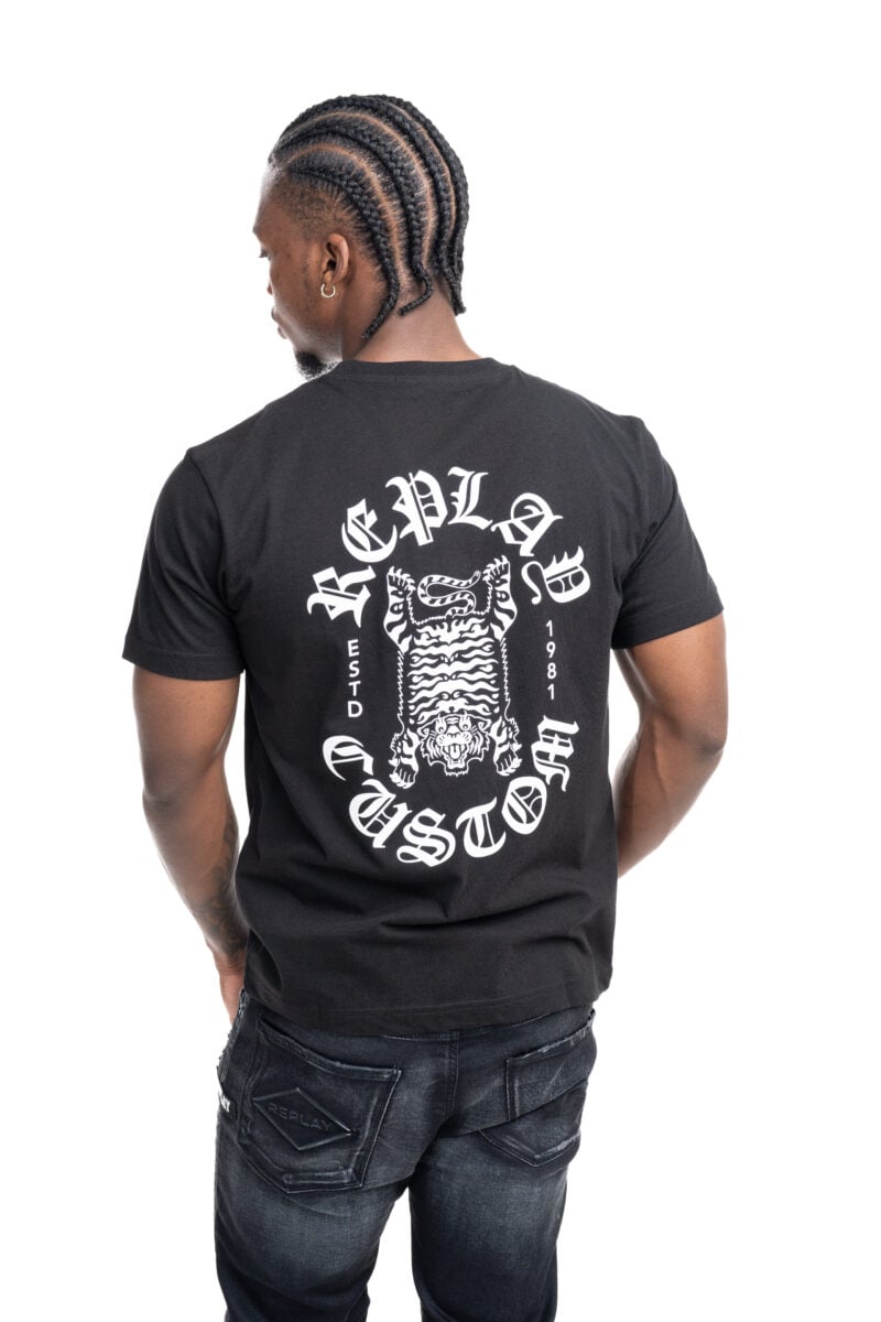 white pop badge t shirt