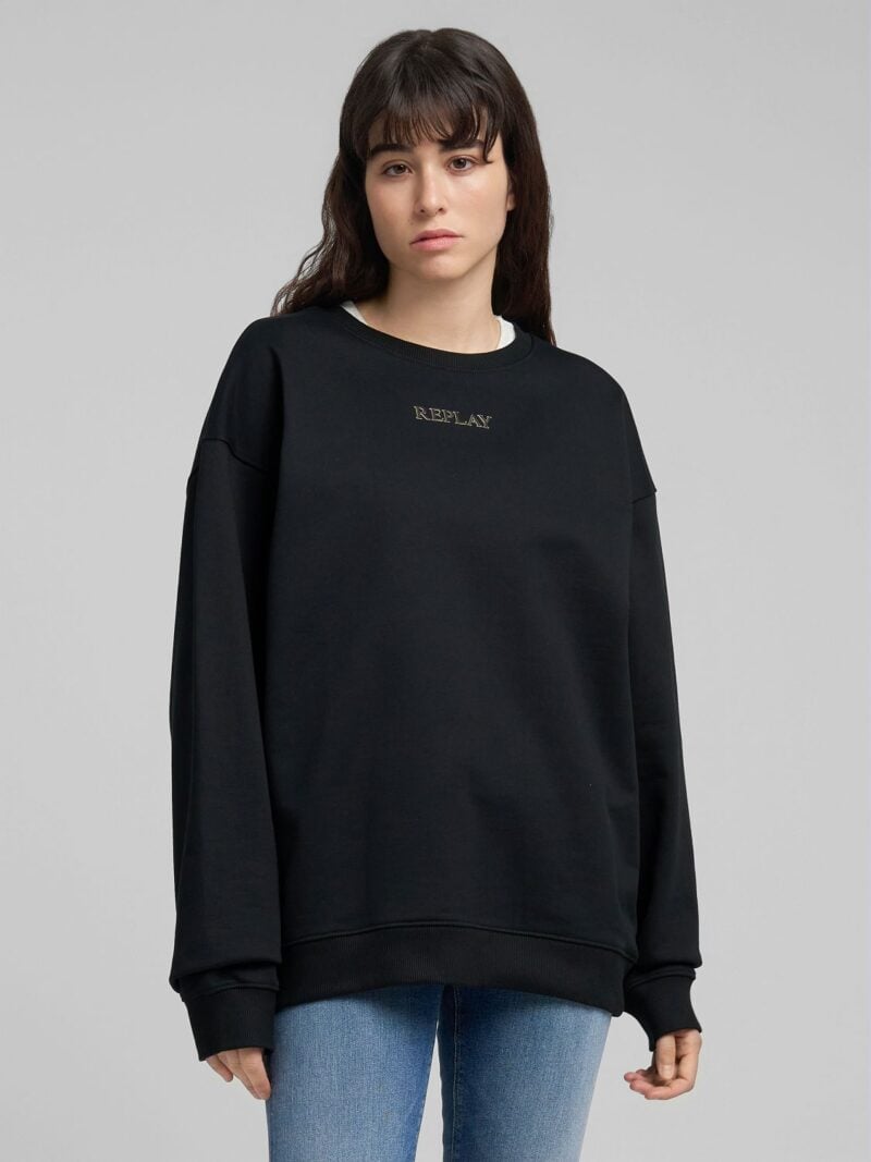 regular fit crew neck