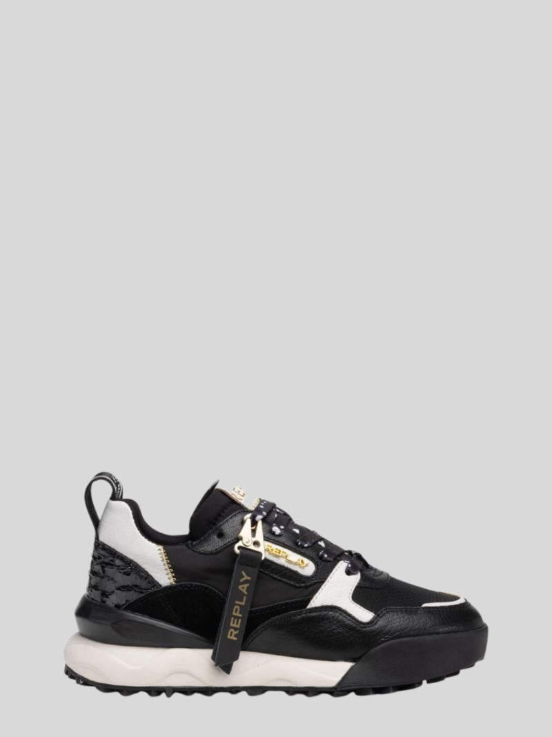 field w tour black white