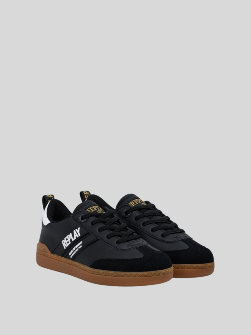 pyper junior black white