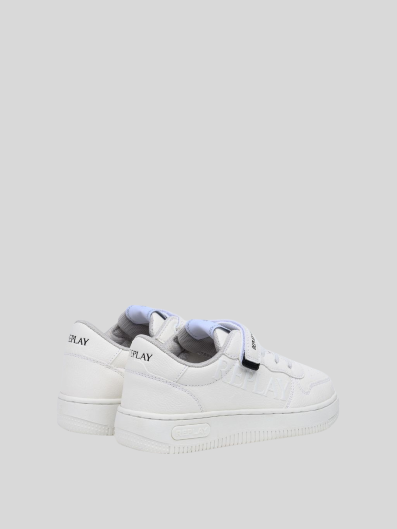pyper junior black white