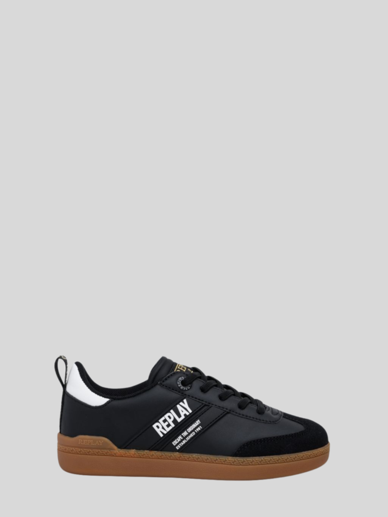 pyper junior black white