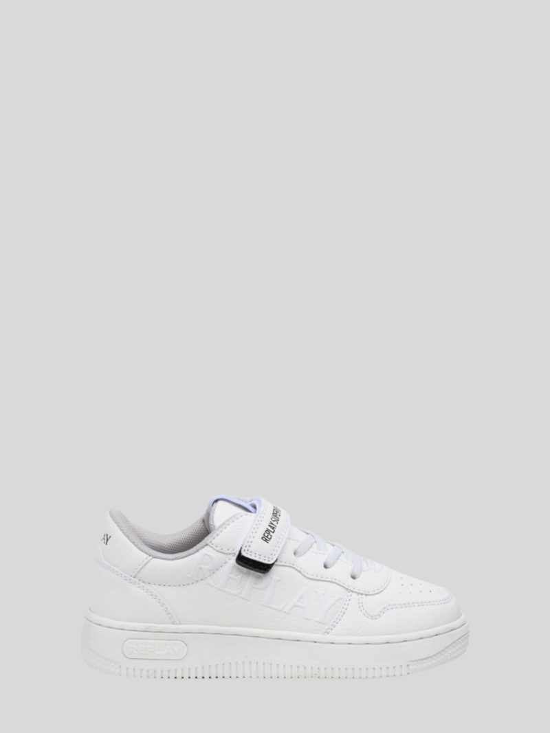 pyper junior black white