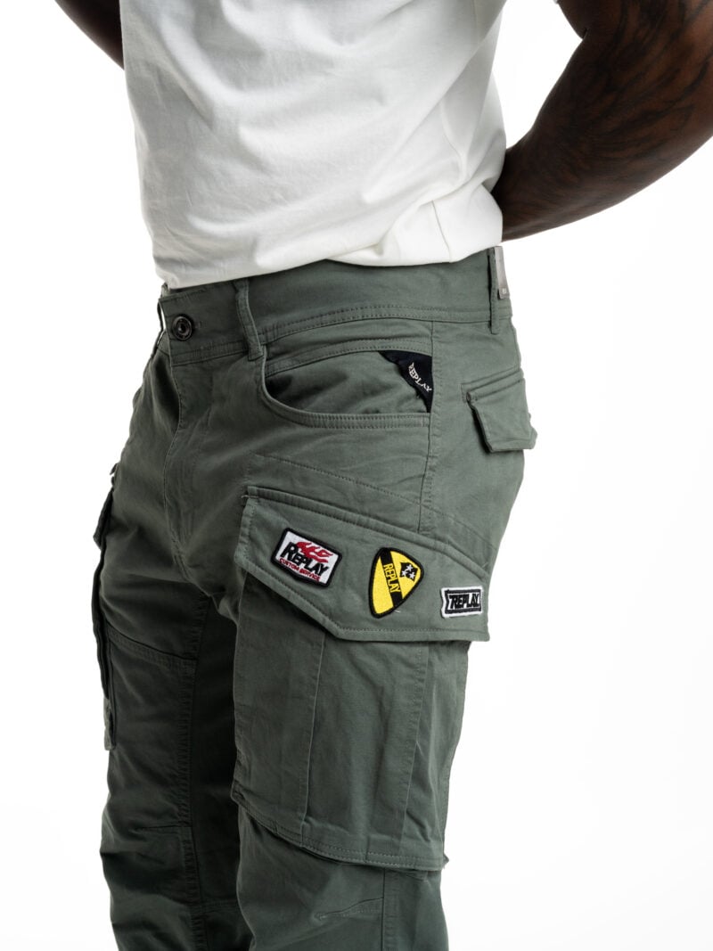 pop badge black cargo pants