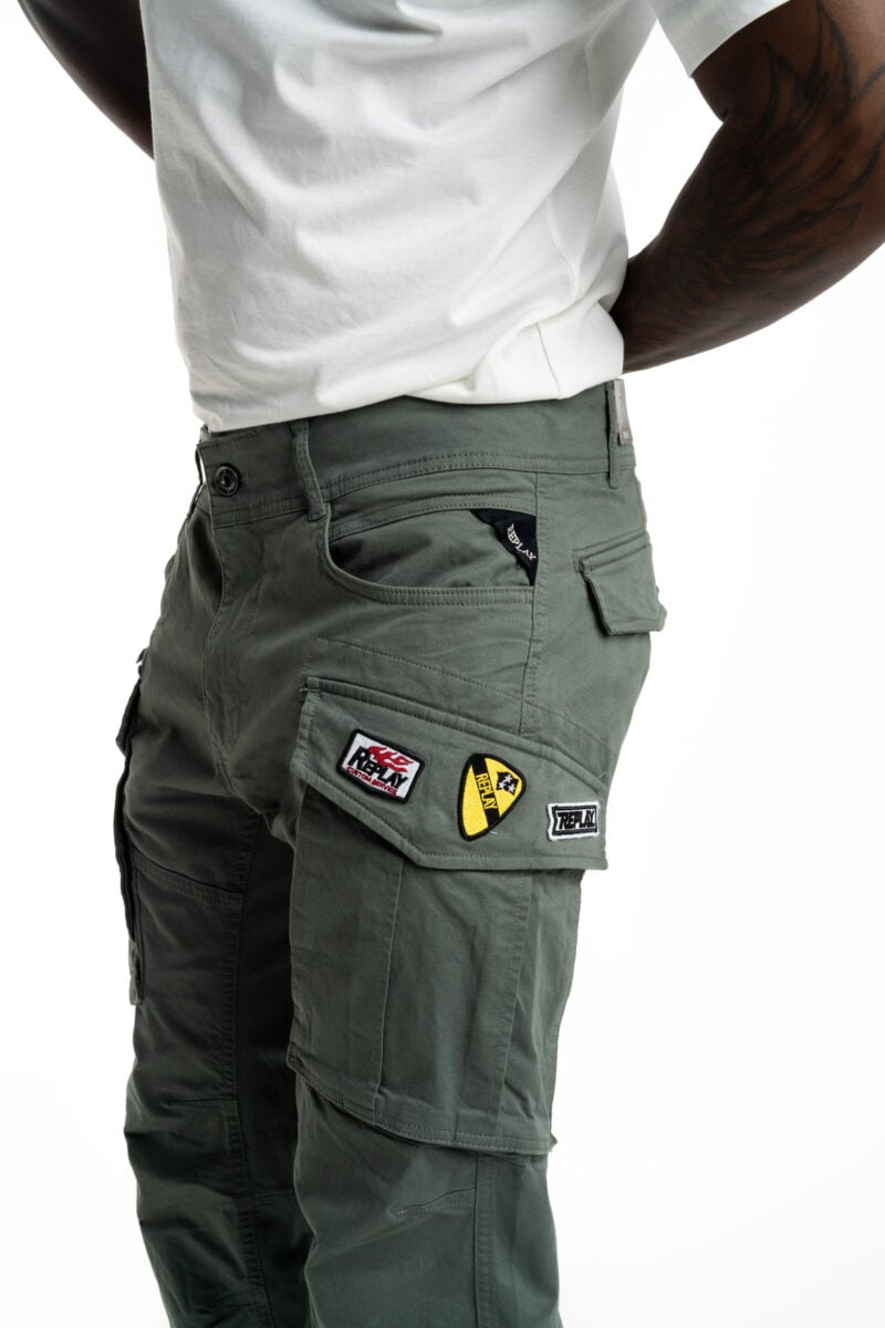 pop badge black cargo pants
