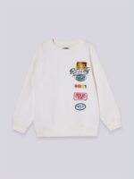 sweatshirt with patch and letter