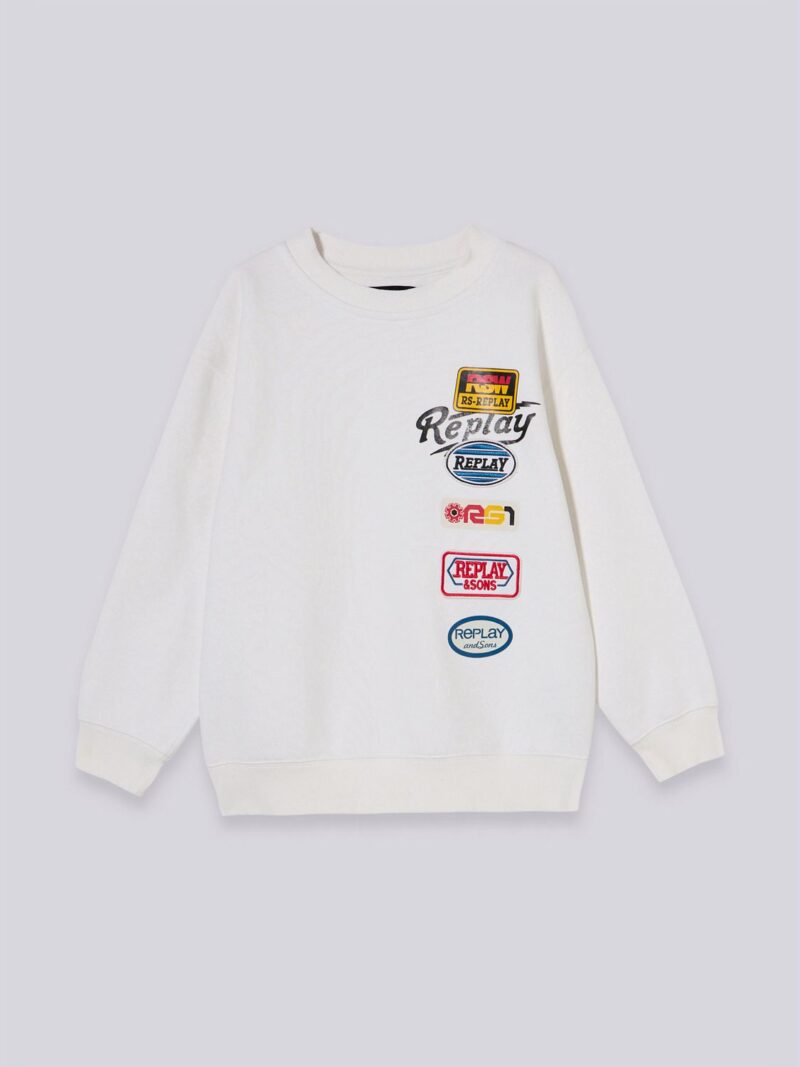 sweatshirt with patch and letter